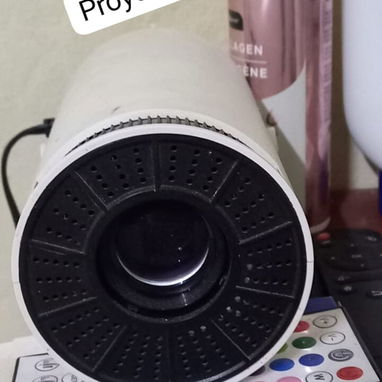 Se vende tv de 32 pulgadas de poco uso y proyector - Img 124427402