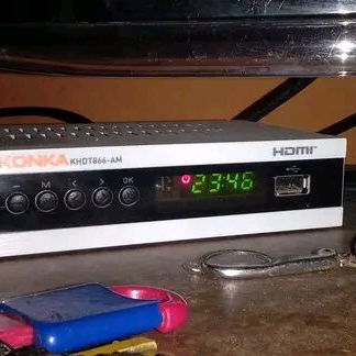 Vendo tv led Westinghouse y caja decoficadora Konka de uso en buen estado - Img 125904358