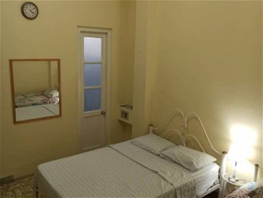 Se alquila habitación independiente climatizada cerca del Hospital Hermanos Amerjeiras +53 52398255 - Img 63260462