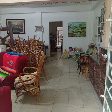Venta de casa de dos plantas en la Víbora que necesita reparaciones !!! - Img 108780581