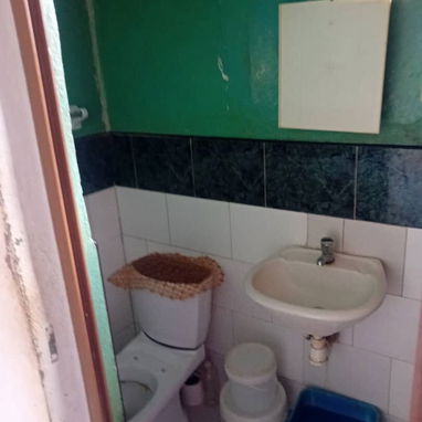 Casa Puerta de Calle  Sala , cocina , baño , 3 cuartos y terracita para tender ropa , placa Intermedia y techo viga y lo - 8/10