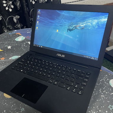 Vendo mi laptop tengo la caja he sido el único dueño no ha tenido uso casi - 2/2