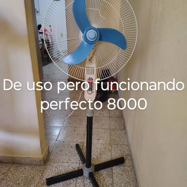 Ventiladores de pie y de mesa de uso pero en muy buen Estado - 3/4