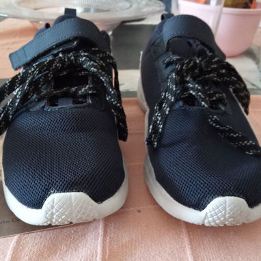 Tenis excelente estado para varoncito de 6-7 años - Img 119391801