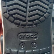 Chancleta de niño marca Crocs - Img 45519120