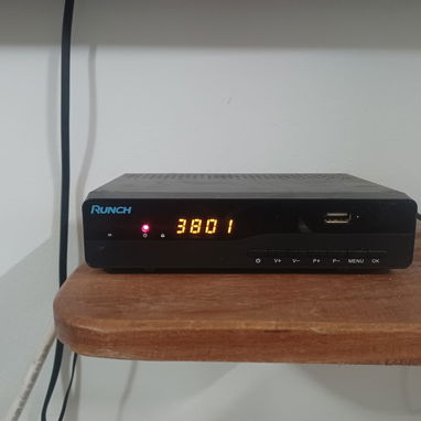 Televisor SAMSUNG 42 pulgadas y cajita RUNCH - 2/5