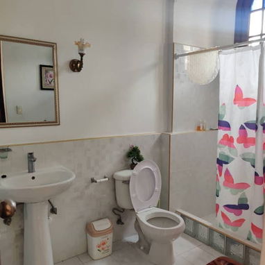 Inmobiliaria Casa de Ensueños ,Casa de 2 plantas totalmente independiente , (ubicación Miramar , Playa) - Img 117255444