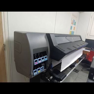 Plotter de impresión profesional, rápido y rentable? Te ofrecemos un Plotter HP Latex 115, ideal para imprimir - Img 125200937