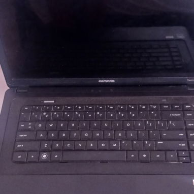 Laptop ideal para ver películas trabajo de oficina o algunos juegos 8gb de ram 320gb de disco duro Todo al 100 único d - Img 125723065