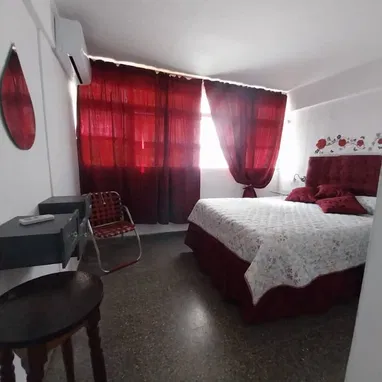 Venta de apartamento de 2hab. en el Vedado con todo adentro - Img 103811159