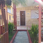 Renta casa independiente de 2 plantas - Img 54927221