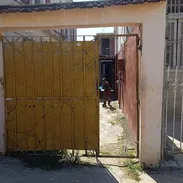 GANGA, apto céntrico, bueno para negocio, 4/4, 2 baños, 2 entradas, parte del techo libre, cisterna - Img 56324555
