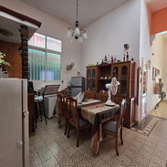 Vedado 150 mil usd casa independiente 4 ctos garaje jardín - Img 55060088