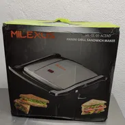 Sandvichera Milexus 110 V Potencia 1000 W precio 48 dólares - Img 55268750