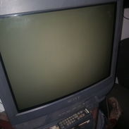 Televisor Sony Trinitron 20" - Funciona bien con una buena antena. 15 USD - Img 57968227