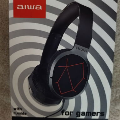 Audífonos Gamers marca Aiwa nuevos con pequeño daño estético por estar guardado 53853475 - Img 120315945