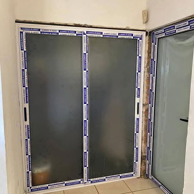 Marquetería de Aluminio y Cristal [ Puertas ,Ventanas ,Bajos de Mesetas ,Paños Fijos ,Mamparas de Baño entre otras cosas - Img 124824586