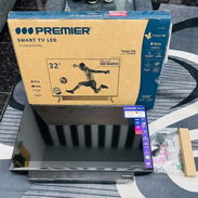 Tv Premier 32 pulgadas con barra de sonido y soporte - Img 57723486