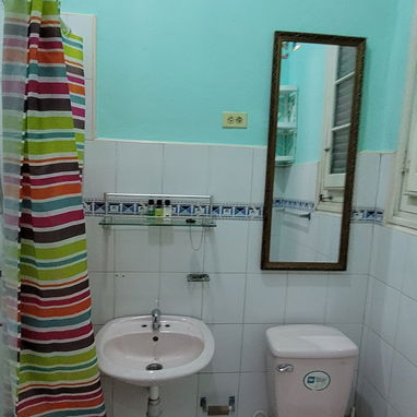 ‼️VENTA VEDADO NÚMEROS 2/4 SEMI INTETIOR CON BALCÓN‼️ - Img 120250615