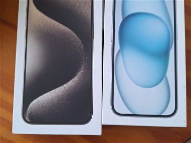 Iphone 15 pro max de 256 gris  y 15 de 128 color azul nuevos en cajas - Img main-image