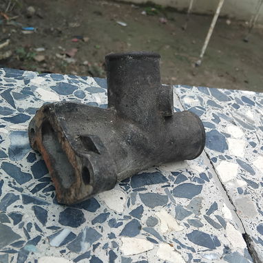 Parte de atras de la bomba del agua del lada - Img 127263697
