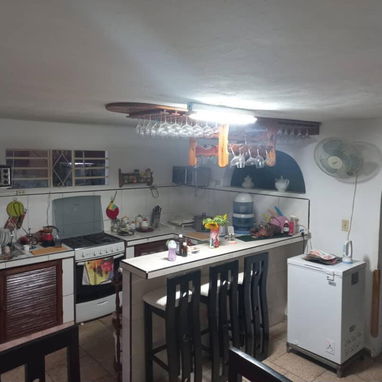 *¡OPORTUNIDAD EN MARIANAO! Casa amplia* - 10/10