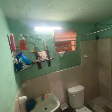 Sr vende un apartamento amplio en la Habana vieja - Img 121042346