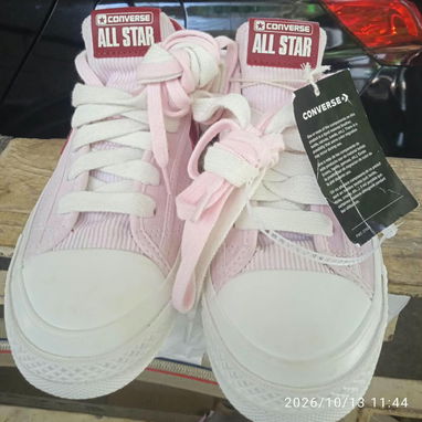 Converses originales # 40 (18000)en el vedado interesados escribir al 55188664 - 3/4