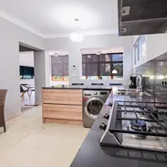 Renta en el vedado por larga estancia. Comodidad asegurada en 4 habitaciones con jardin - Img 57316280