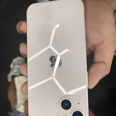 Vendo o cambio por mayor y vuelto IPHONE 13🤍  Libre de fábrica   Batería en 80%  Face ID y True Tone Ok   Lo doy con co - Img 124136727