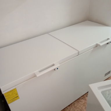 Vendo neveras ( Freezer ) exhibidores Frios con 6 meses de uso en perfecto estado - Img 104195214