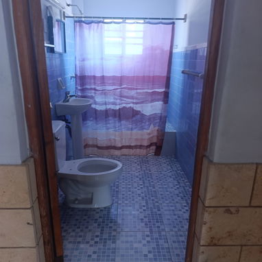 Venta de casa en Cojimar, puerta de calle,con garaje y portal - 6/9