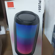 Bocina jbl pulse 4 copia o si gusta original pregunte al whatsa tenemos variedad somos tienda física - Img 56872352