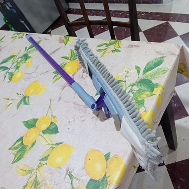Fregona plegable con palo extensible. - 2/3