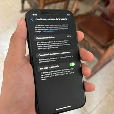 iPhone XR - 2/3
