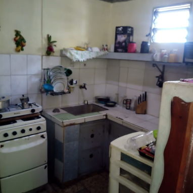 Venta de casa con garaje y patio 8500 usd - 2/5