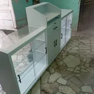 Exividores y mostradores que realizan tu negocio - Img 58135865
