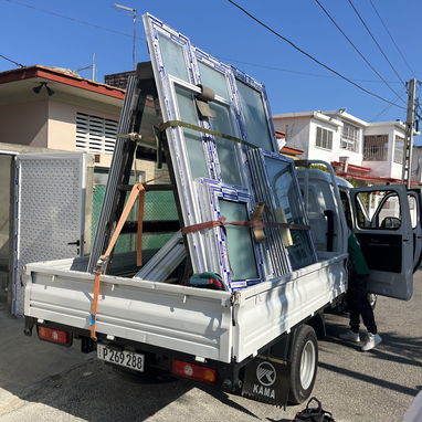 Marqueterรญa de aluminio y cristal - Img 124872934
