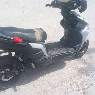 Vendo moto en 1200 y me ajusto - 3/4