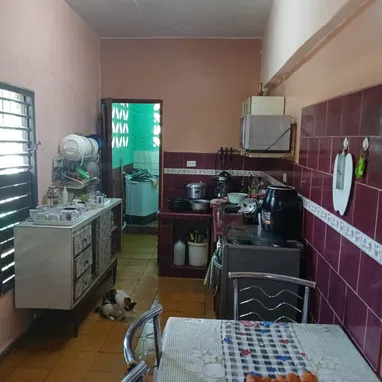 Venta de casa de 5 habitaciones en Guanabacoa y un carro todo por 25000 usd - Img 123485404