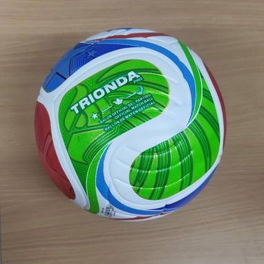 Balones de fútbol y camisetas - 2/6