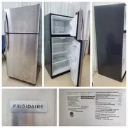 Vendo refrigerador de uso, marca Frigidaire, moderno! - Img 55631456