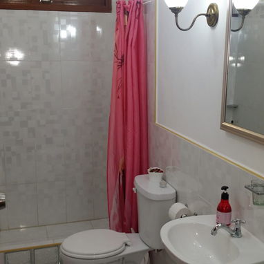 Venta de Biplanta  cerca  del Teatro Karl Marx - Img 118598596