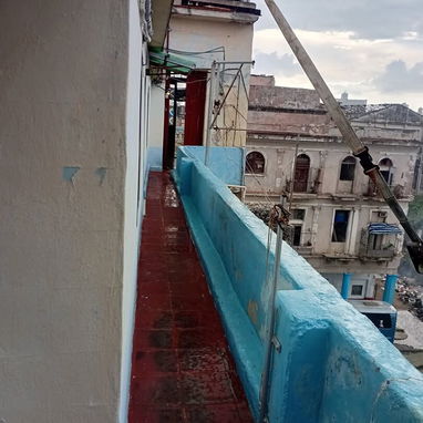 Se vende apartamento centro habana 3er piso avenida belascoain de 2/4 con dos baños se deja telefono fijo 2 split y más - 7/10