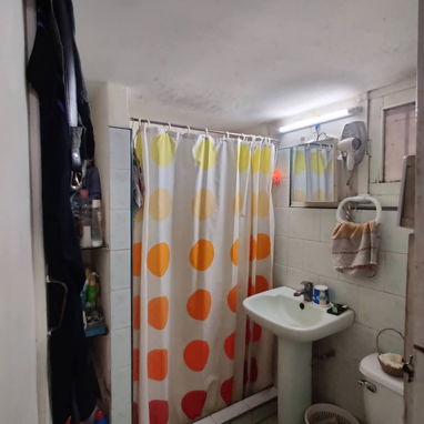 GG-64 - JOYA CAPITALISTA EN BAJOS: IDEAL PARA NEGOCIO O VIVIENDA ( Cercana a ZAPATA E INFANTA) 🏛️💼 - 5/10