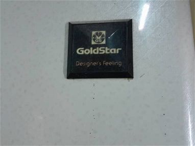 Se vende refrigerador marca Gold Star de  3 puertas, maquina 220 volt rota, todo lo demás en buen estado - Img 66338354