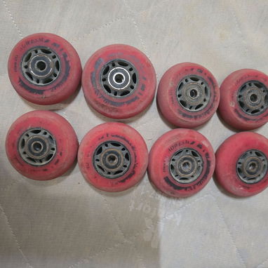 Se venden 2 pares de gomas para patines - Img 125605323