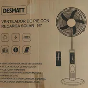 ¡MUCHO MÁS QUE UN VENTILADOR! La central de energía portátil DESMATT DEVR16 con solar, Bluetooth, radio y luz - Img 55508487