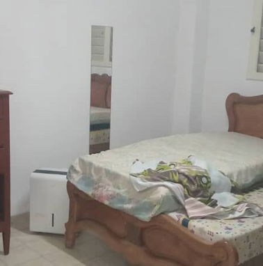 Renta de apartamento lineal de 2 cuartos vedado 25 entre 8 y 10 - Img 94354642