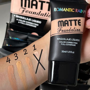 Fijador de maquillaje 4.50 usd / Gloss mágico de aloe vera 1usd / base mate / mini esponjas 0.30 usd - 3/4